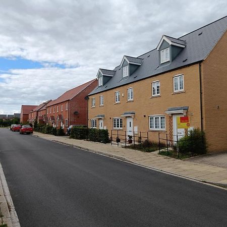 3 Bedroom Townhouse Near Bicester Village Exterior foto