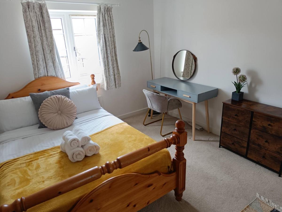 3 Bedroom Townhouse Near Bicester Village Exterior foto